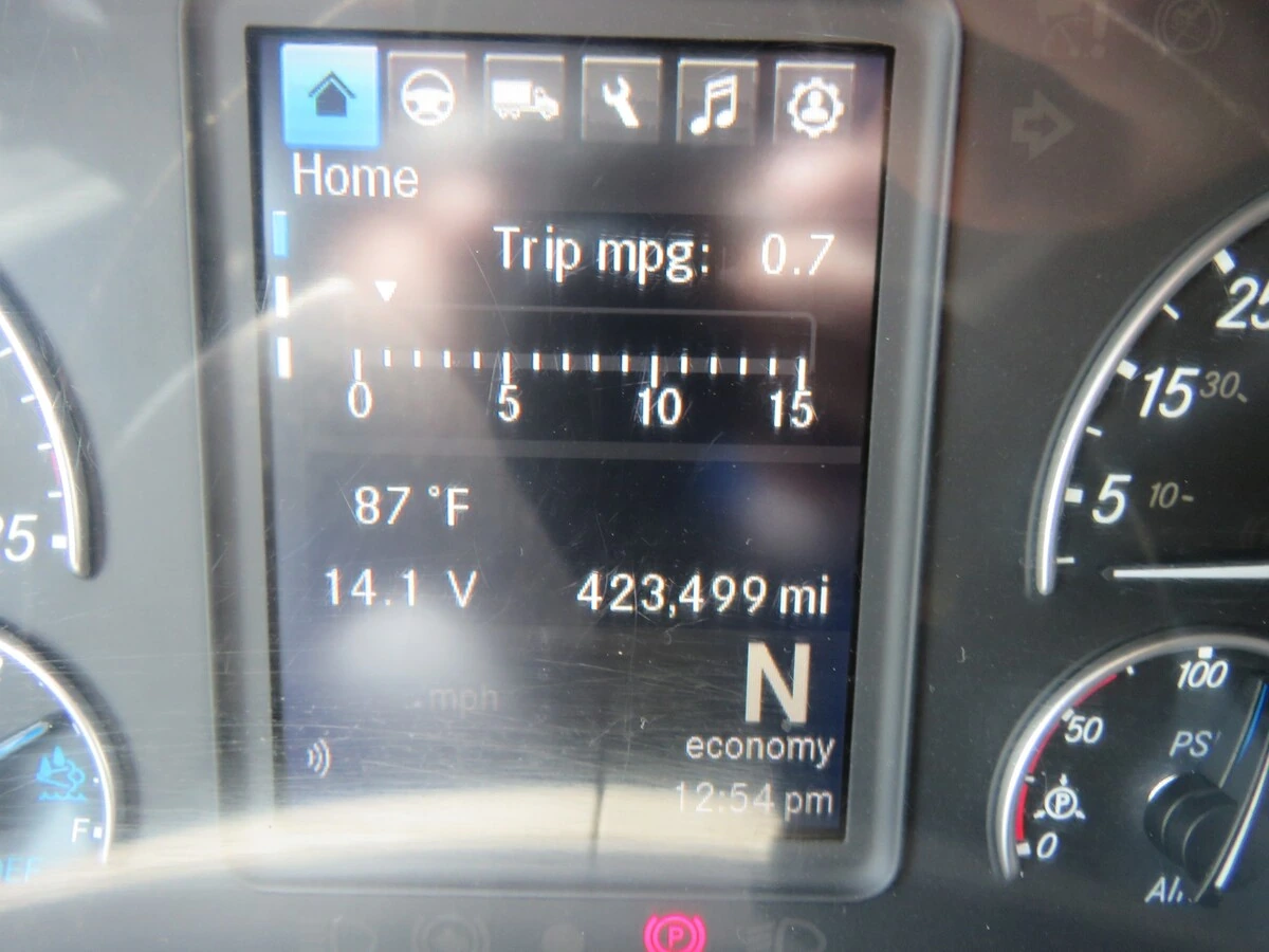 2022 Freightliner Cascadia - image 22