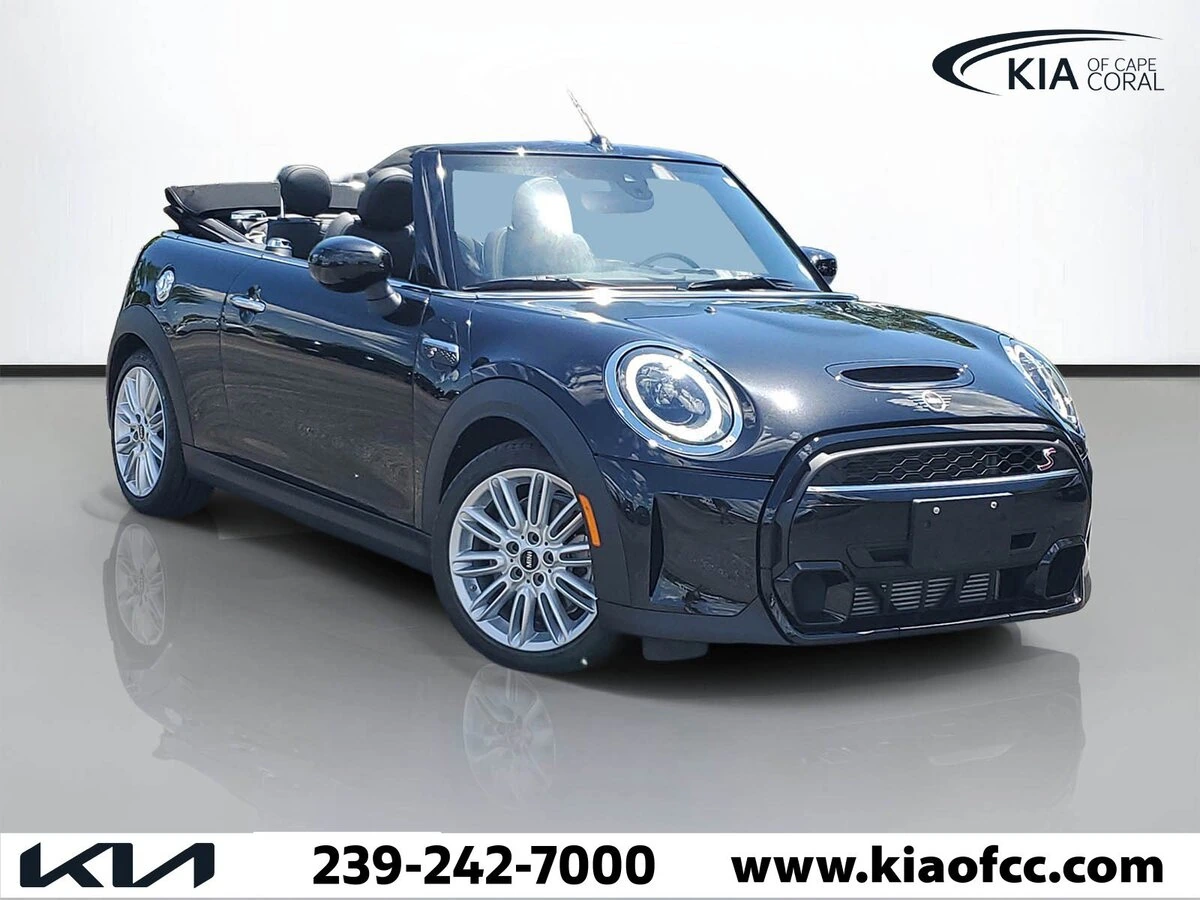 2024 MINI Convertible Cooper S's photo