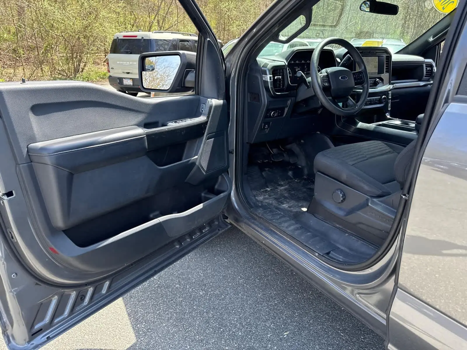 2022 Ford F-150 XL photo 11