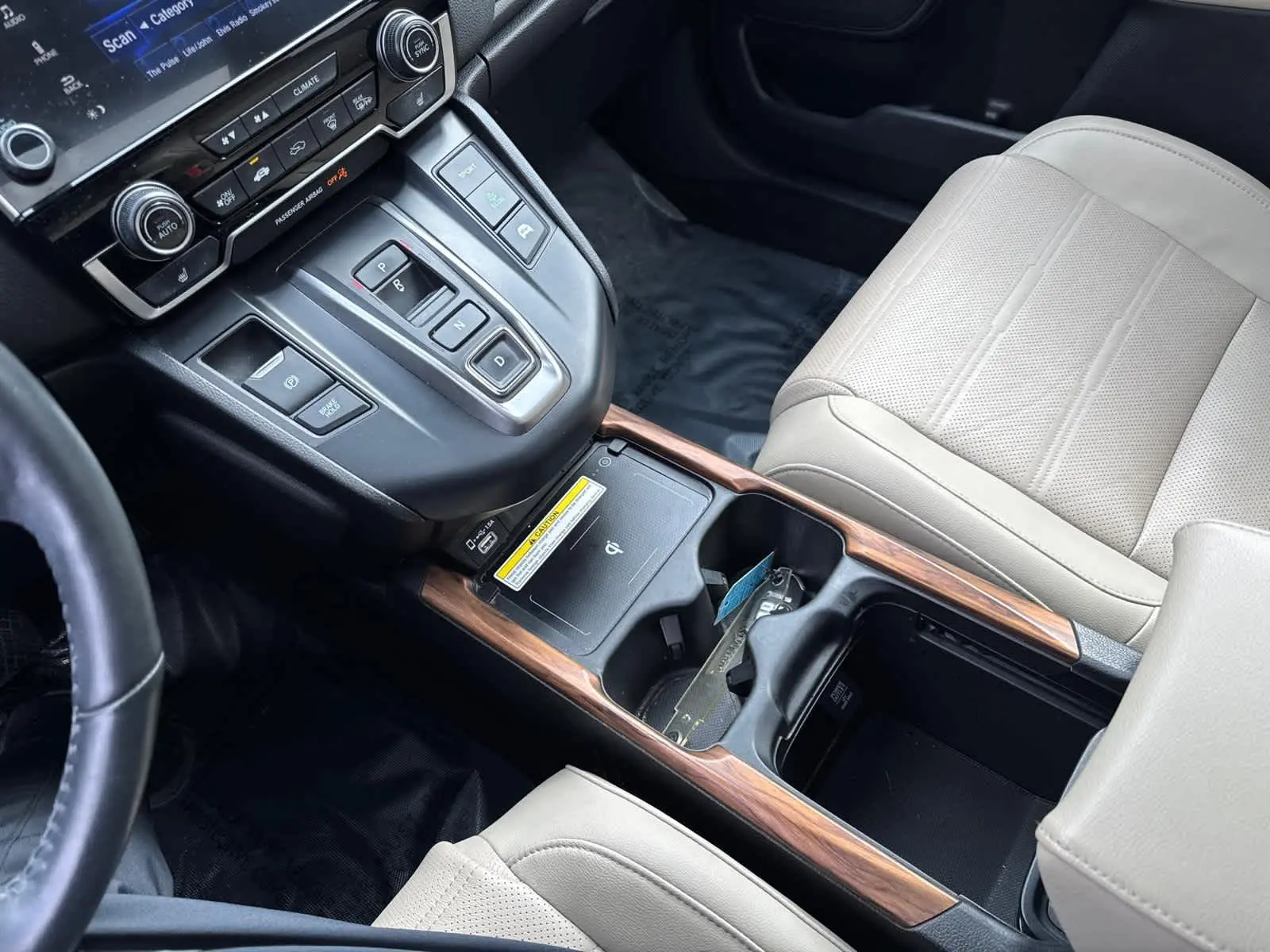 2021 Honda CR-V Hybrid Touring photo 24