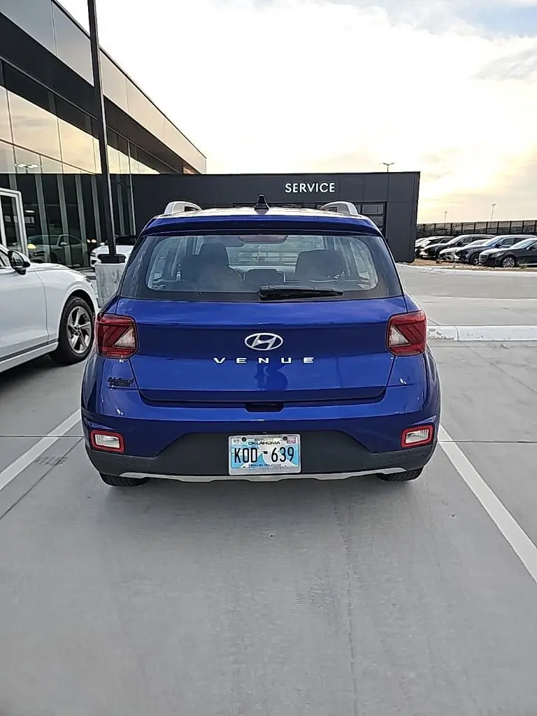 2020 Hyundai Venue SEL photo 4