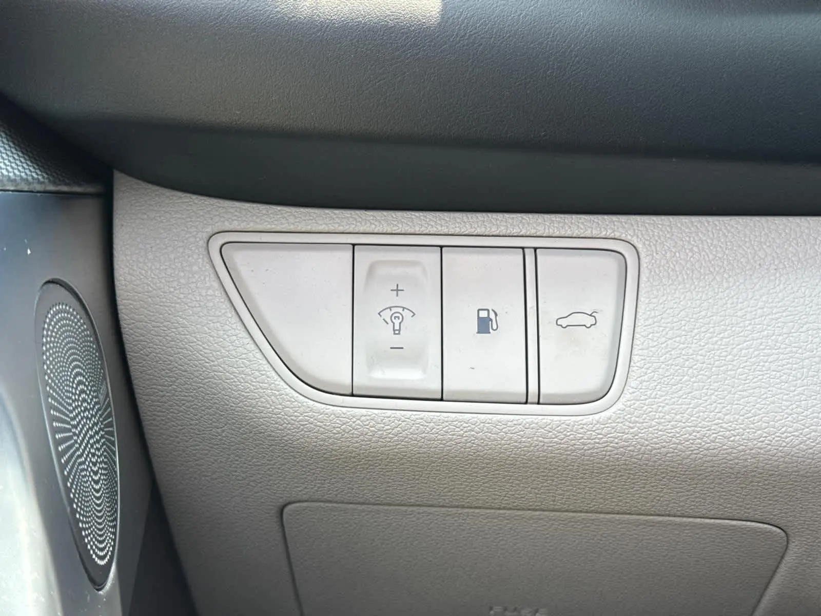 2022 Genesis G70 2.0T photo 22