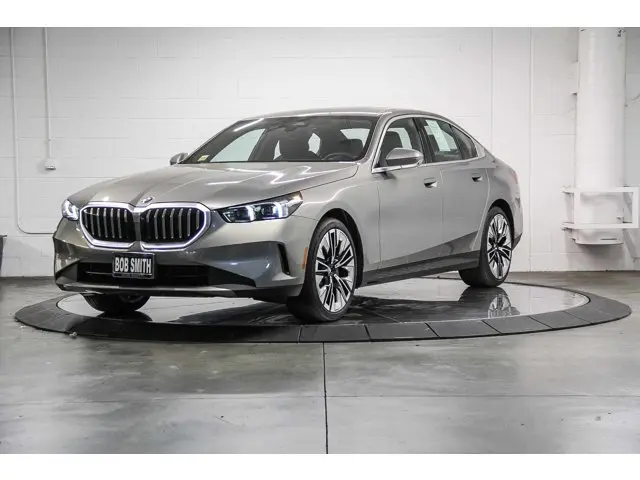 2025 Bmw 530i Sedan photo 3