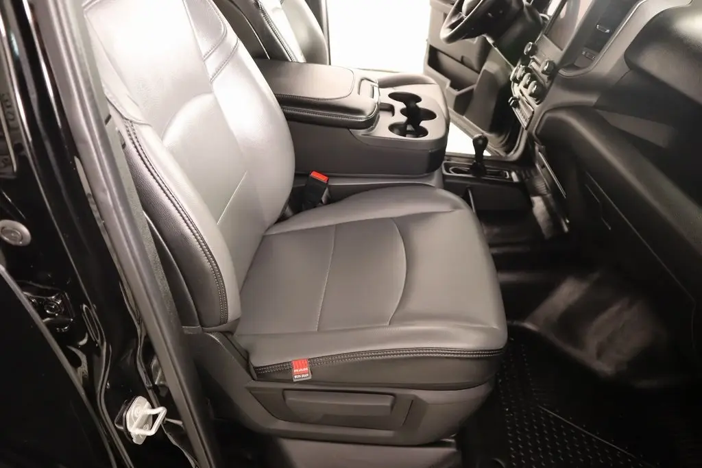2024 Ram 2500 Tradesman photo 4