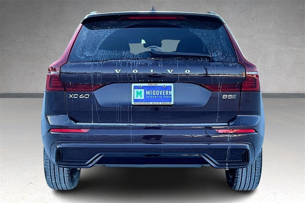 2026 Volvo - image 4