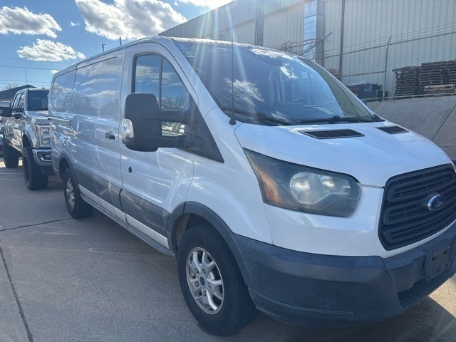 2016 Ford Transit Base's photo