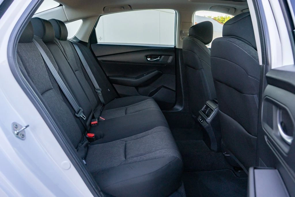 2025 Honda Accord SE - Photo 15