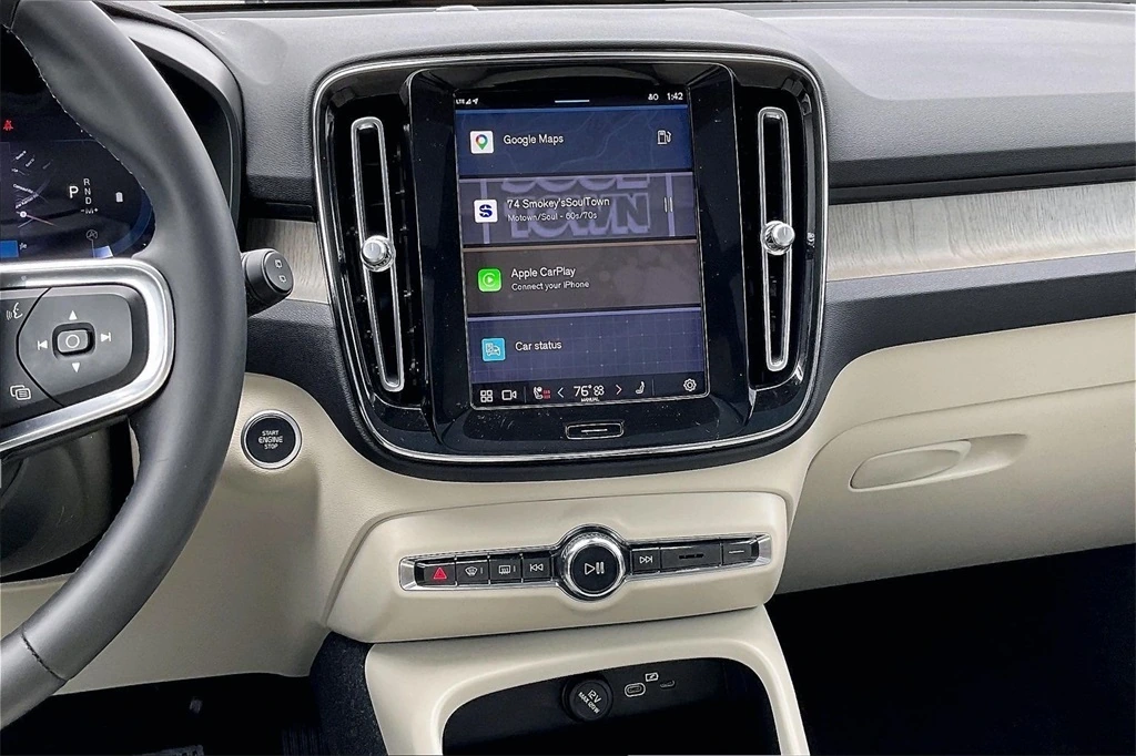 2023 Volvo - image 9