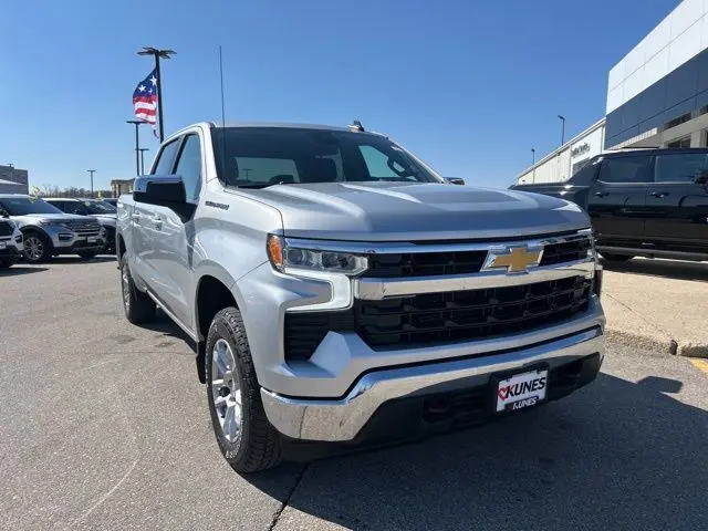 Used 2022 Chevrolet Silverado 1500 LT with VIN 1GCPDDEKXNZ572779 for sale in Stoughton, WI