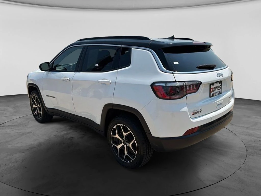 2025 Jeep Compass Limited - Photo 8