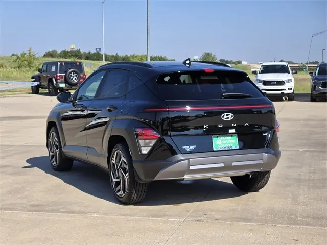 2026 Hyundai Kona SEL photo 5