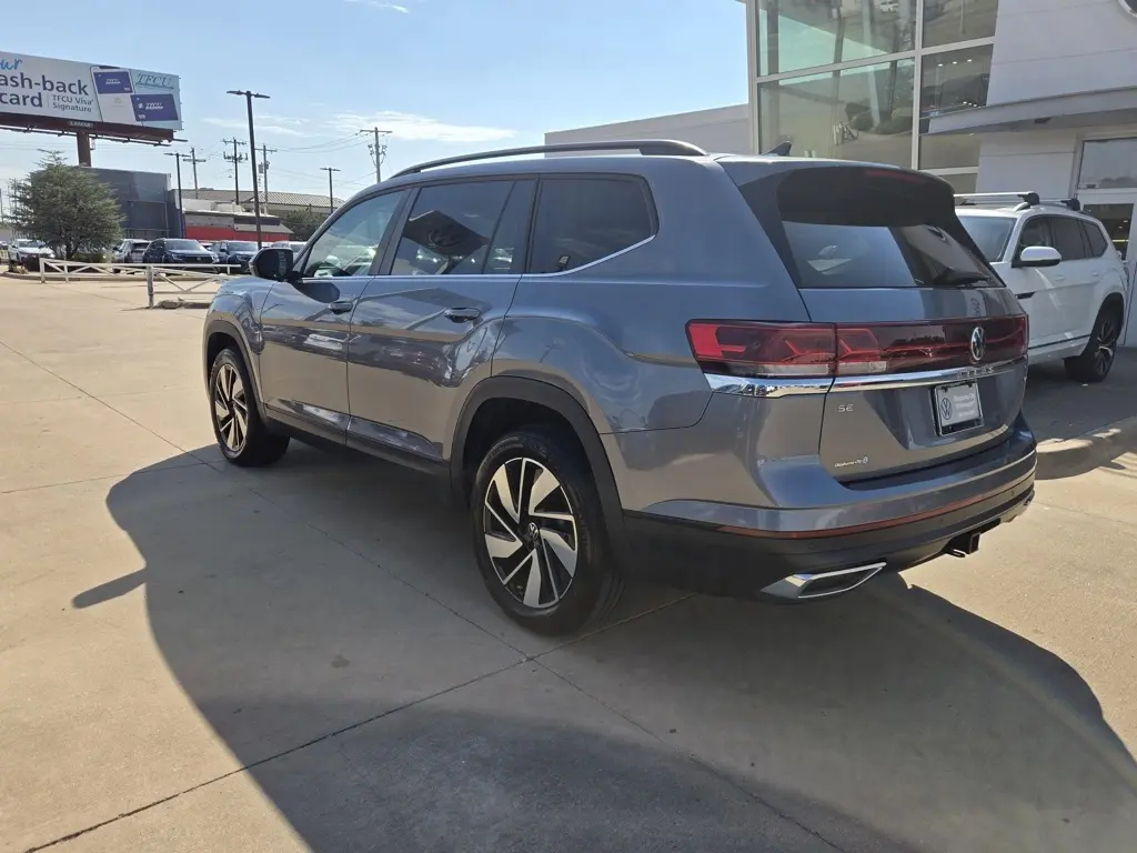 2024 Volkswagen Atlas SE Technology photo 7