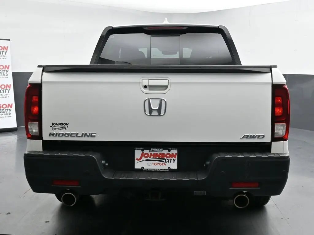 2023 Honda Ridgeline Black Edition photo 8