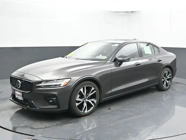 2024 Volvo S60 B5 Core photo 4
