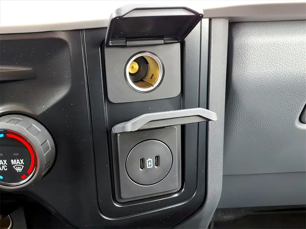 2026 Ford F-350 photo 9