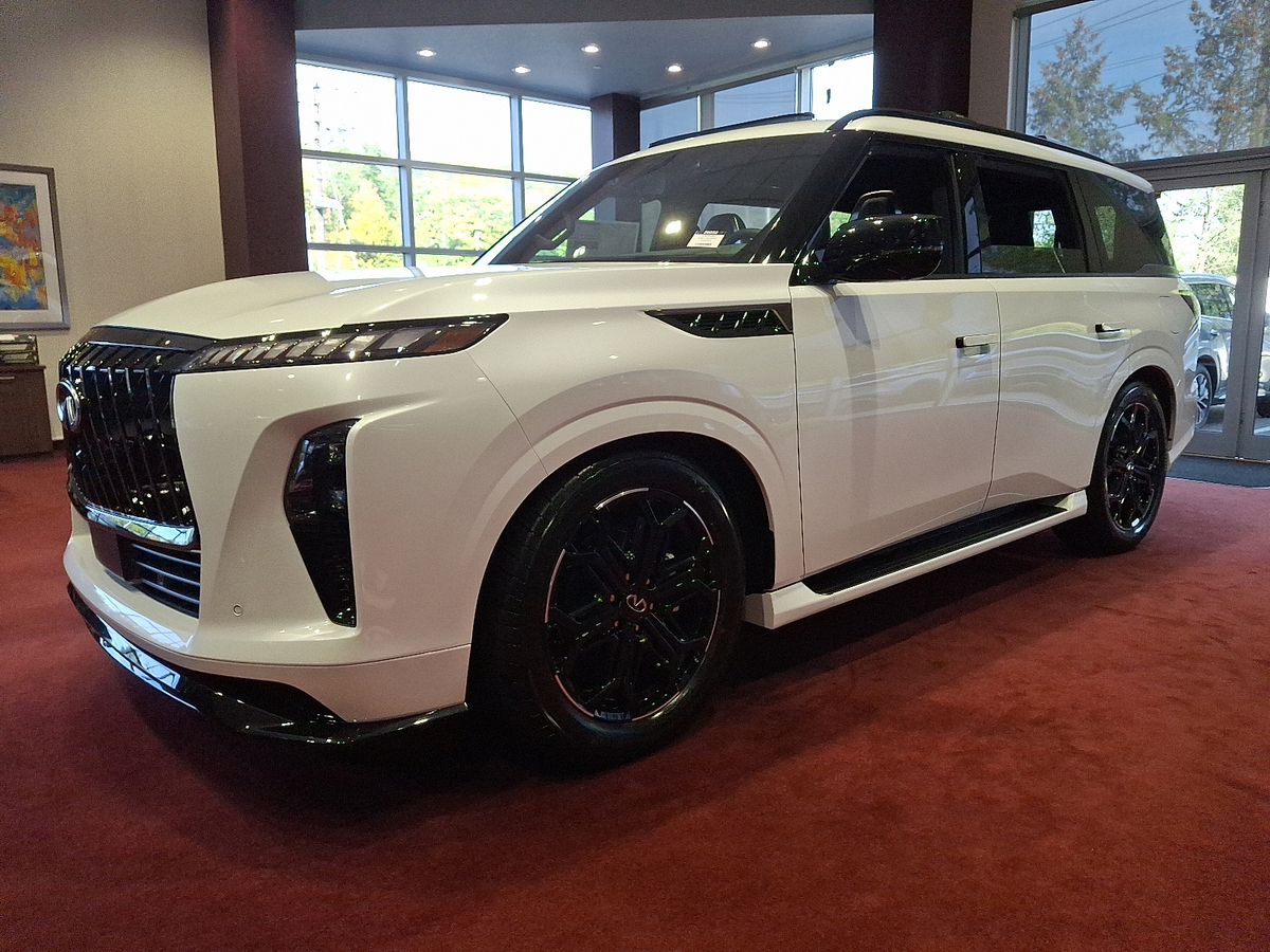 2026 Infiniti QX80 Sensory photo 2