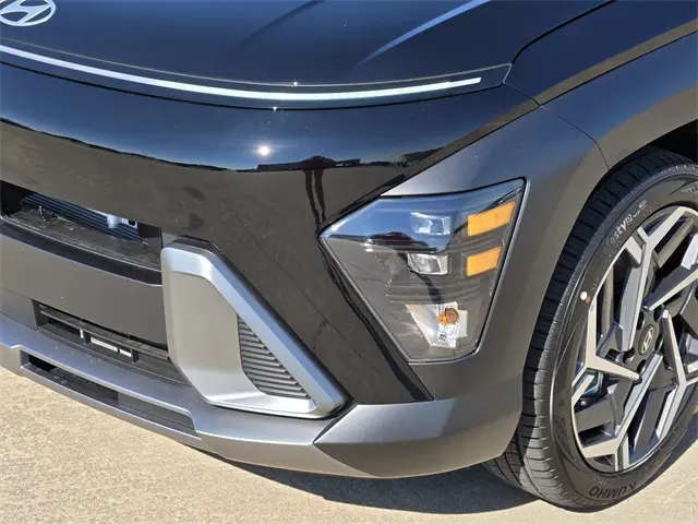 2026 Hyundai Kona SEL photo 9