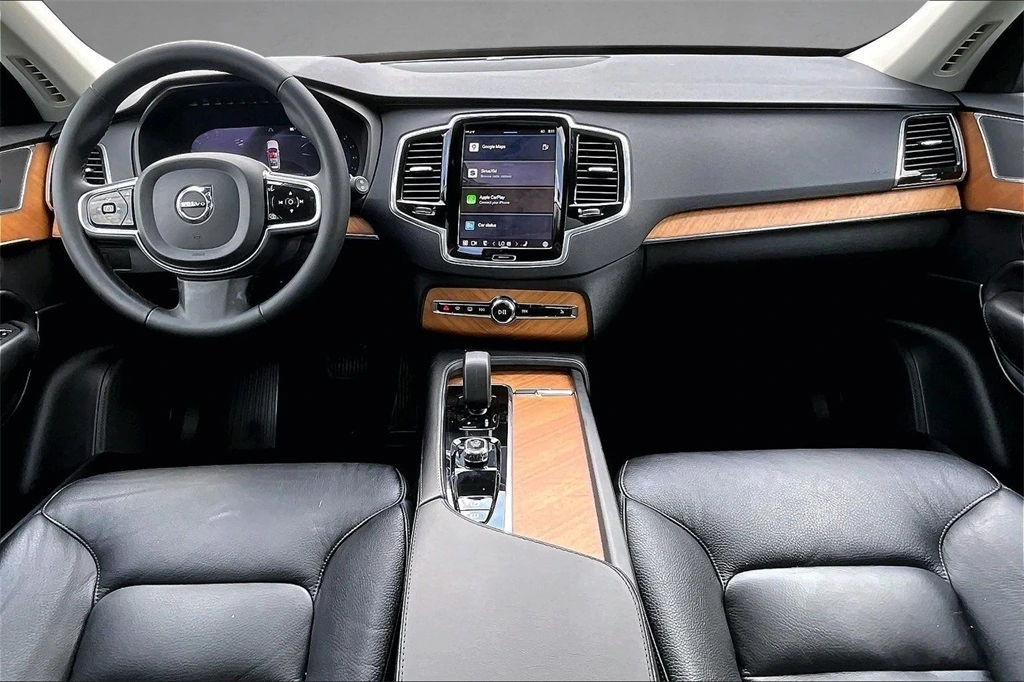 2023 Volvo - image 6