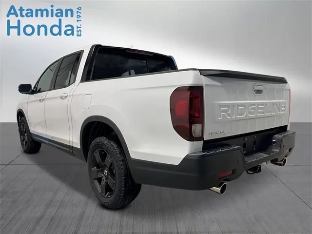 2026 Honda Ridgeline Black Edition photo 3