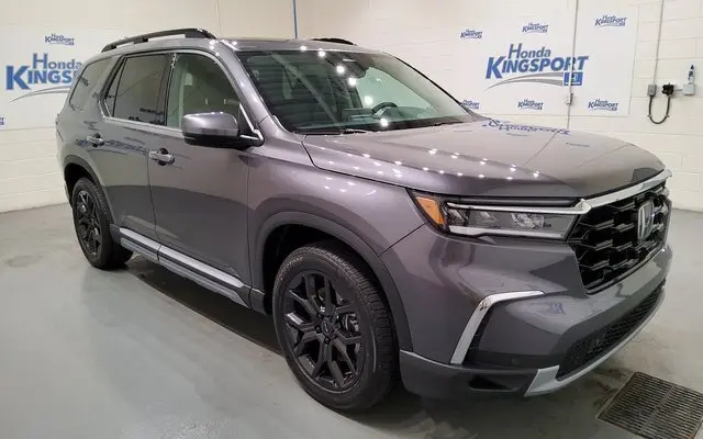 2025 Honda Pilot Touring's photo