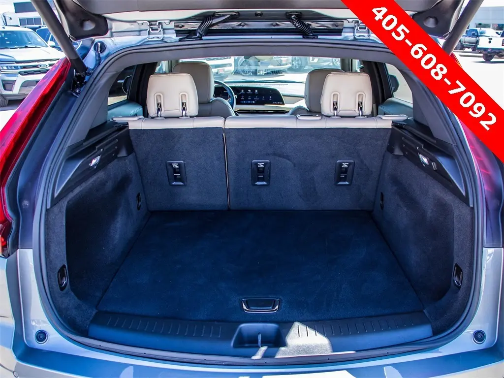 2024 Cadillac XT4 Luxury photo 9