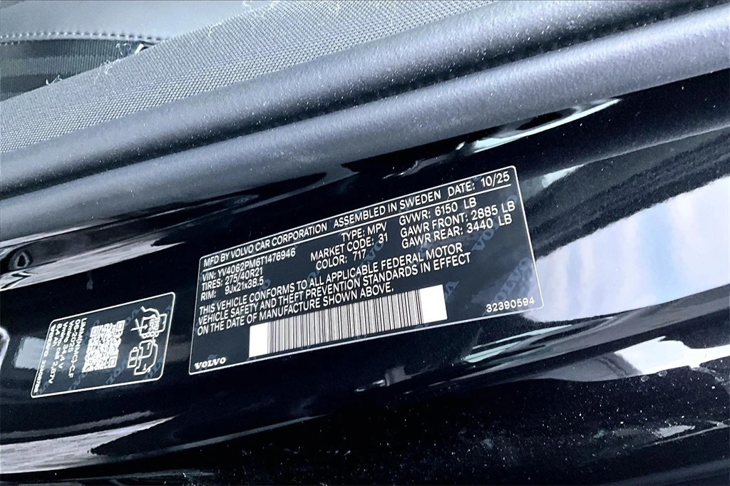 2026 Volvo - image 14