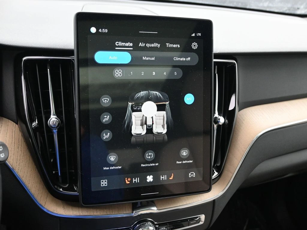 2026 Volvo - image 14