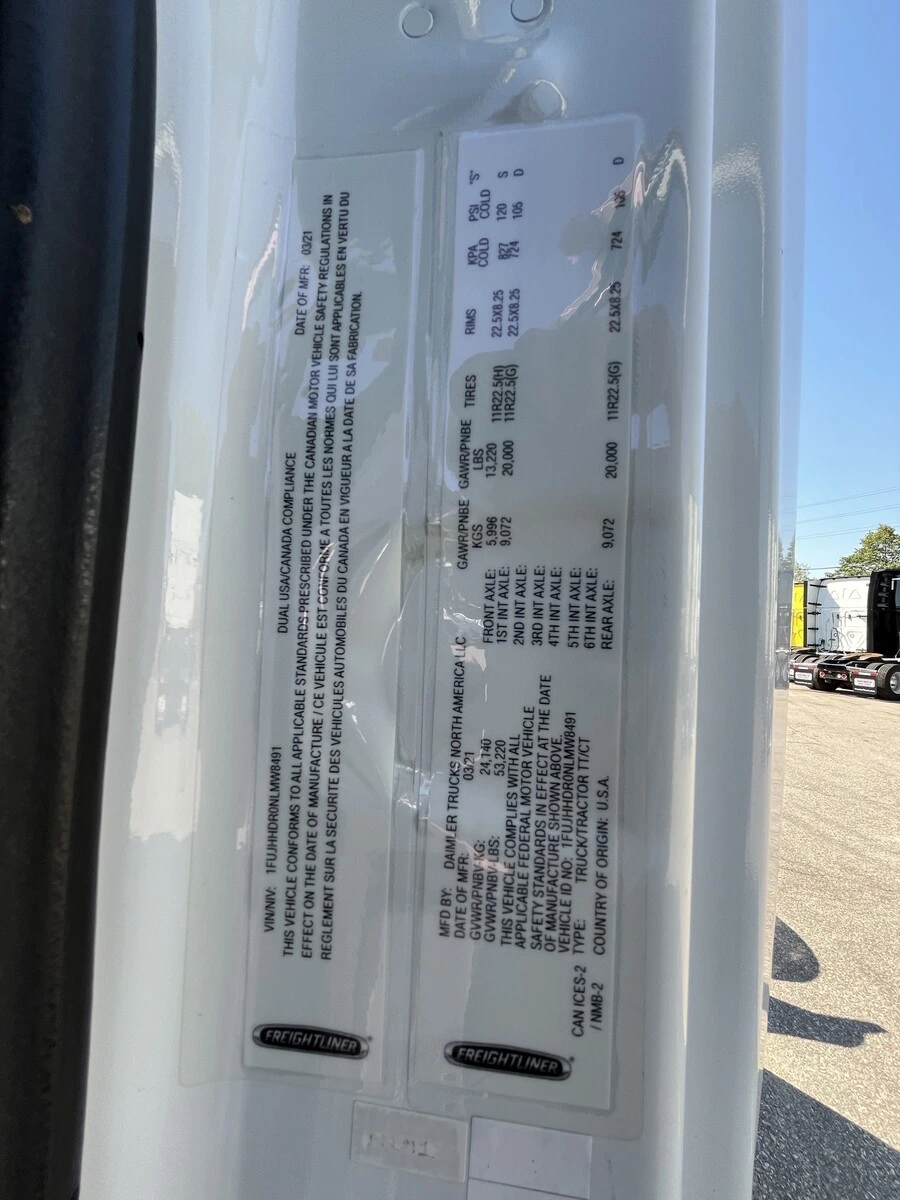 2022 Freightliner Cascadia - image 19