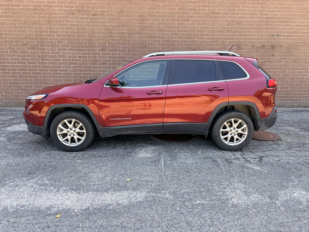 Used 2017 Jeep Cherokee Latitude with VIN 1C4PJMCB7HW609112 for sale in Kansas City