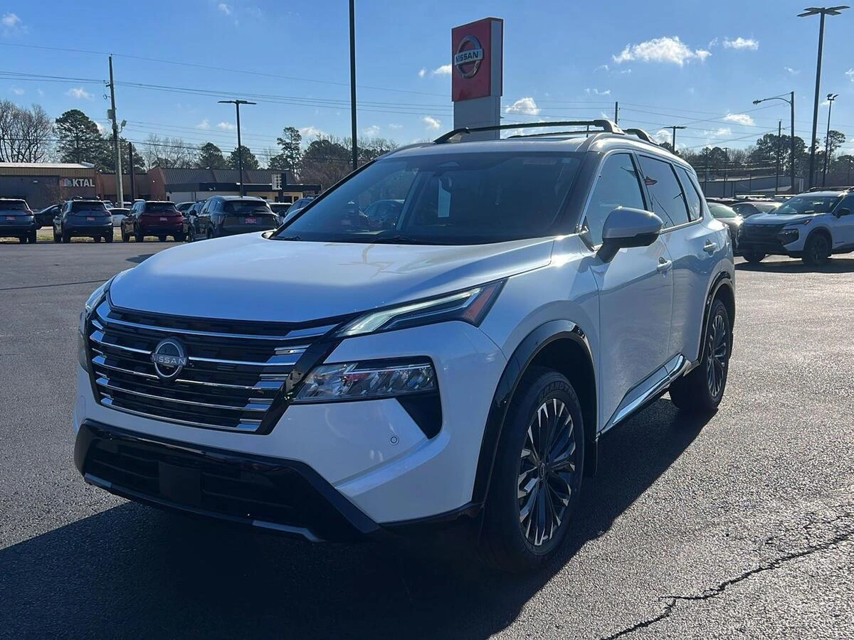 2026 Nissan Rogue Platinum's photo