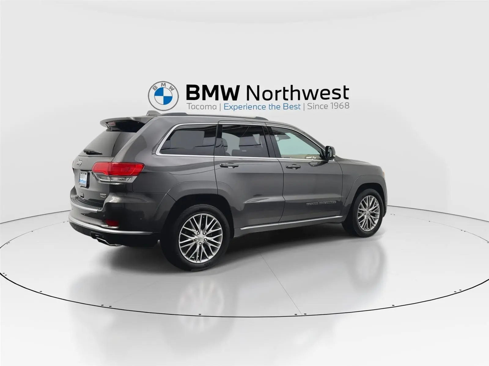 2017 Jeep Grand Cherokee Summit photo 3