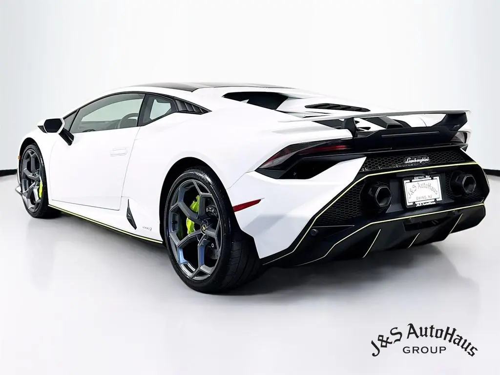 2024 Lamborghini Huracan Tecnica Base photo 5