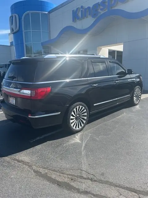 2019 Lincoln Navigator L Reserve photo 4
