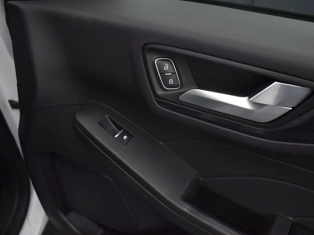 2023 Ford Escape ST-Line photo 28