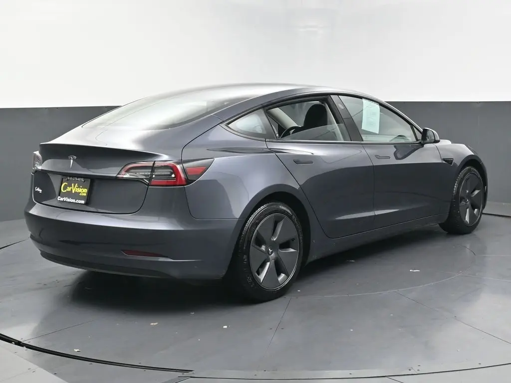 2023 Tesla Model 3 photo 3