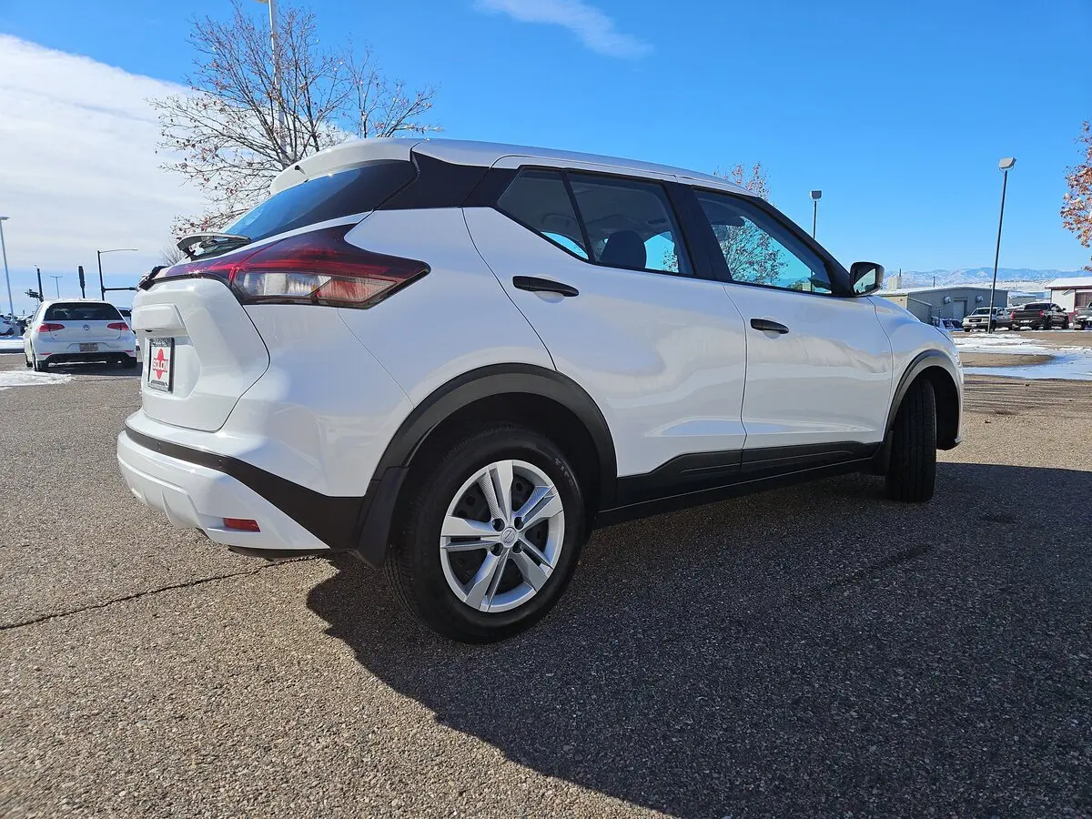 2024 Nissan Kicks S photo 4