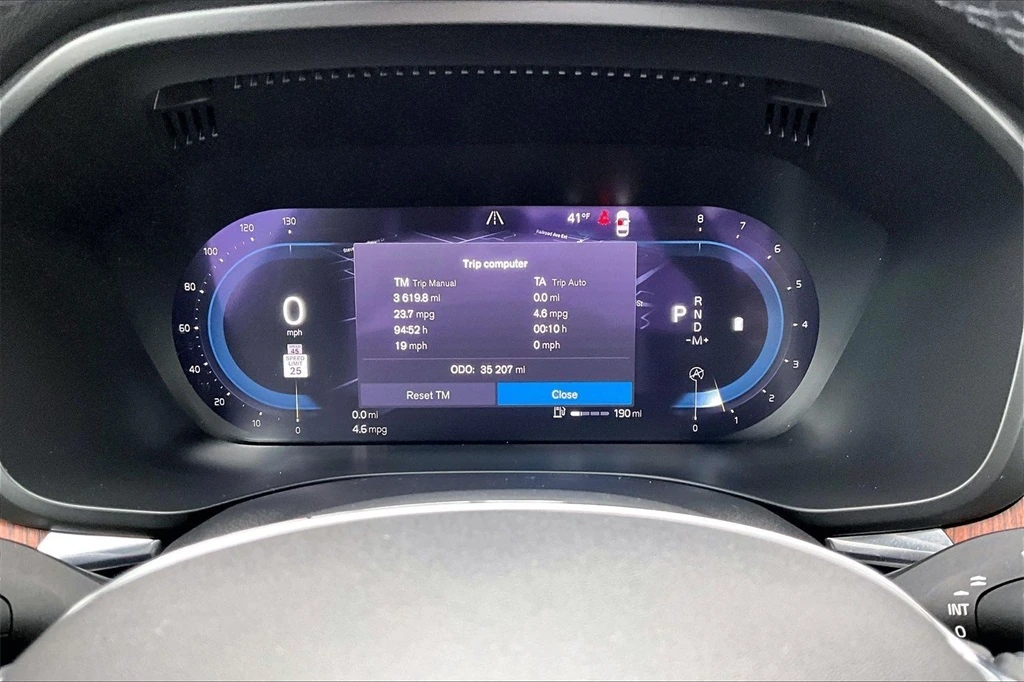 2023 Volvo - image 12