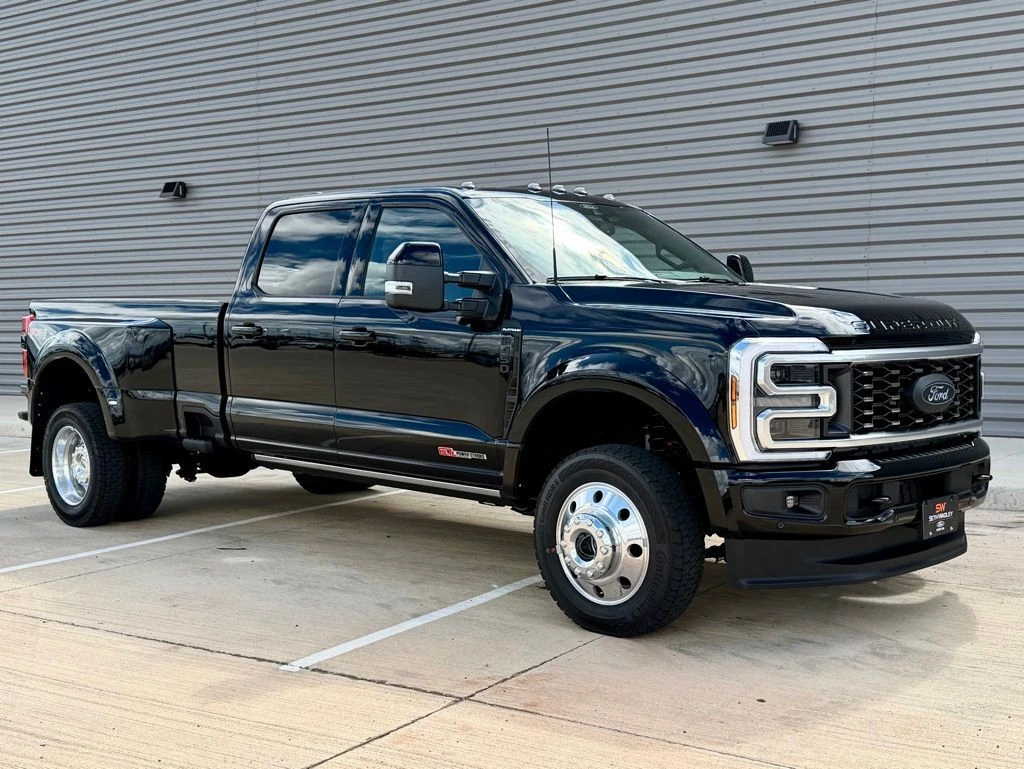2026 Ford F-450 Platinum 4x4 Crew Cab 8' Box DRW's photo