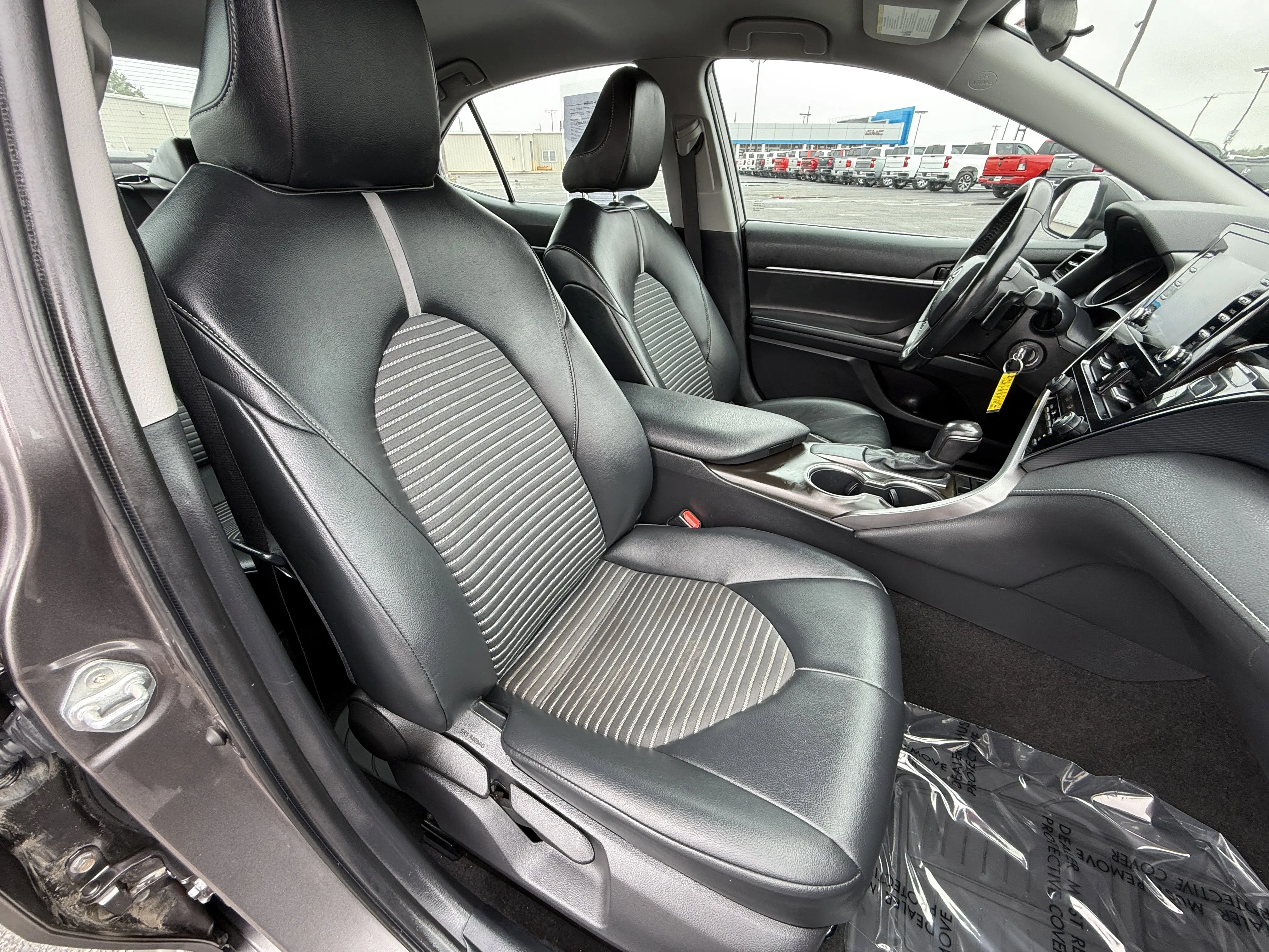 2021 Toyota Camry SE photo 12