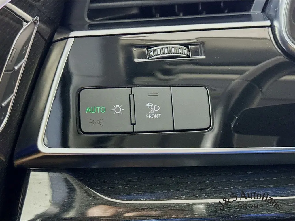2022 Audi Q7 55 Premium Plus photo 9