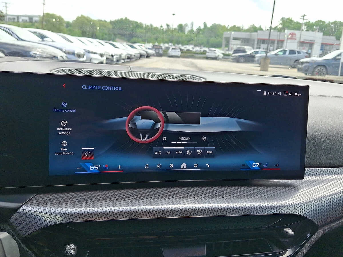 2025 BMW 4 Series M440i - Photo 14