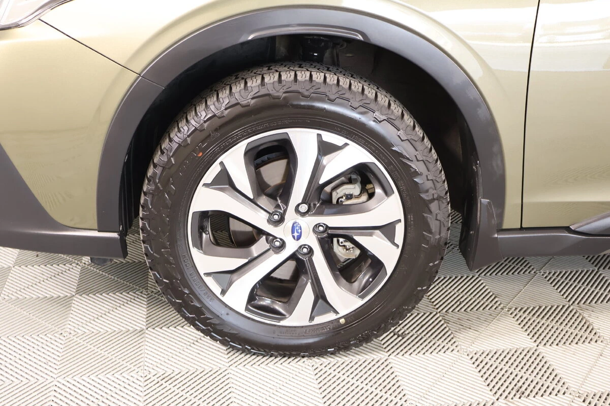 2021 Subaru Outback Limited - Photo 18