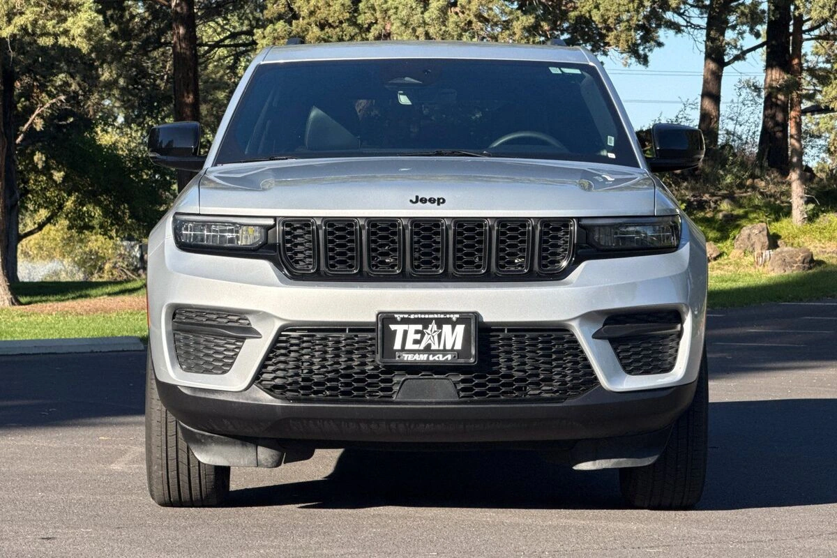 2025 Jeep Grand Cherokee Altitude - Photo 9