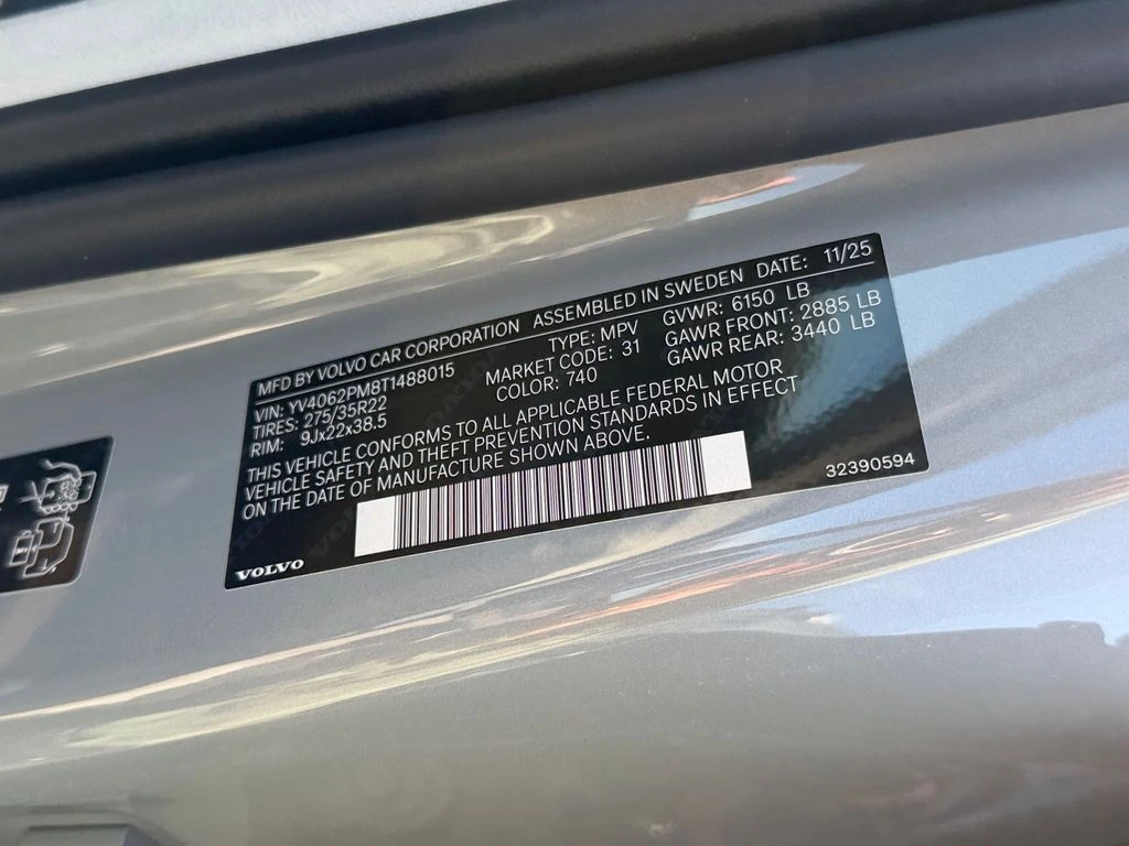 2026 Volvo - image 27