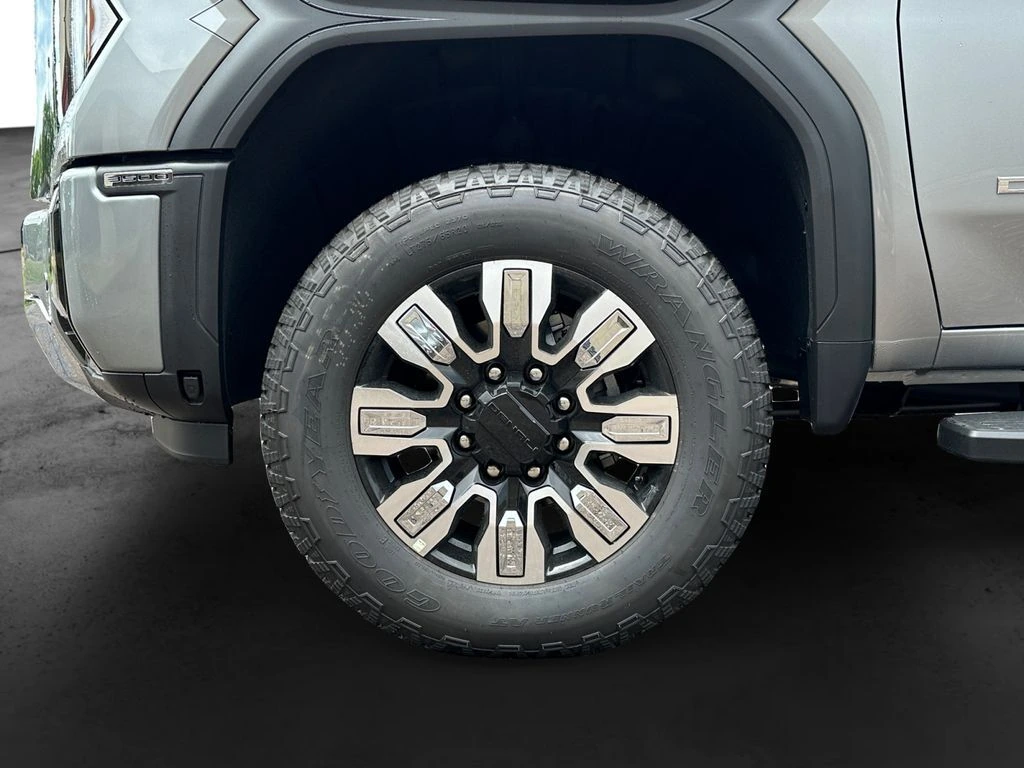 2026 GMC Sierra 3500HD Denali - Photo 11
