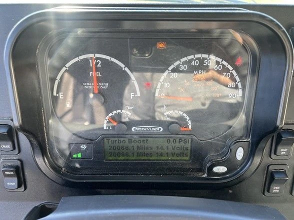 2022 Freightliner - image 11