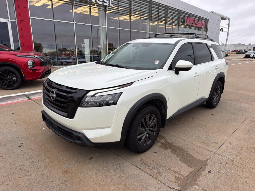 2023 Nissan Pathfinder SV