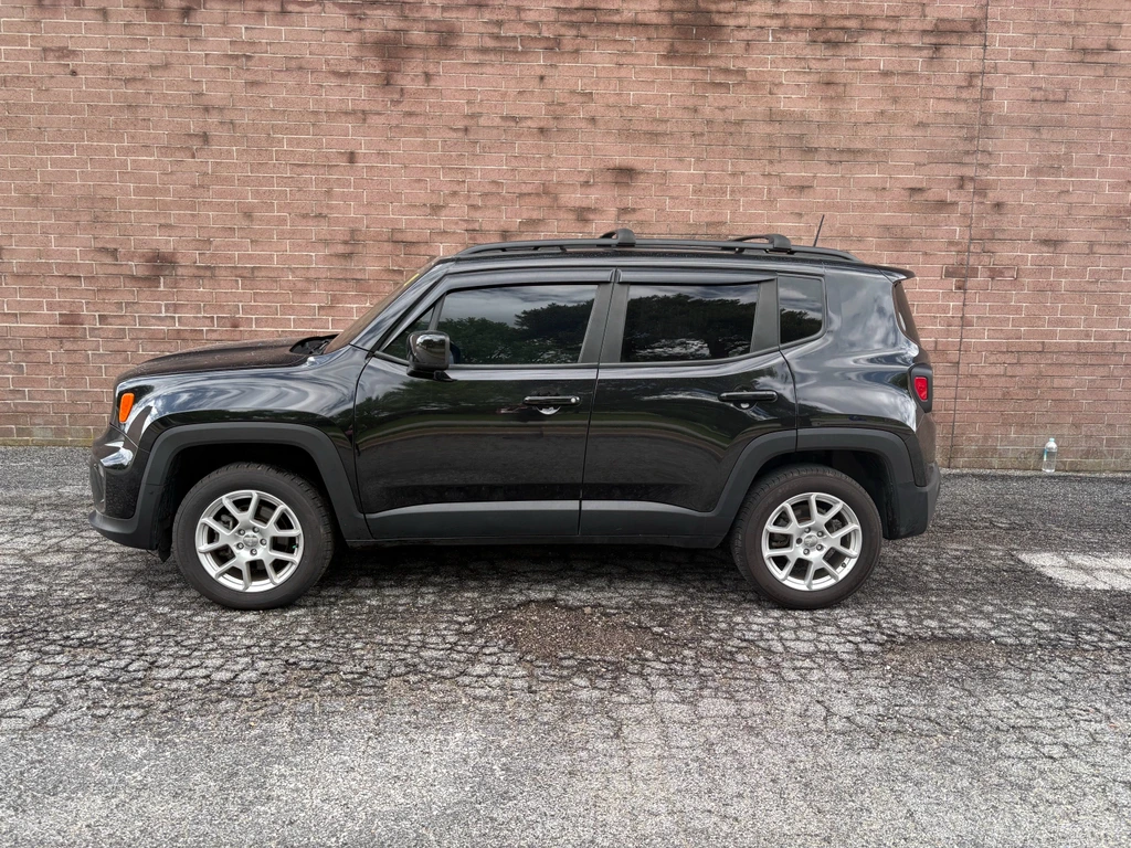 Used 2021 Jeep Renegade Latitude with VIN ZACNJDBB0MPM93202 for sale in Kansas City