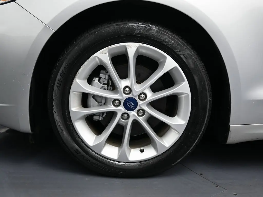 2019 Ford Fusion SE Hybrid photo 5