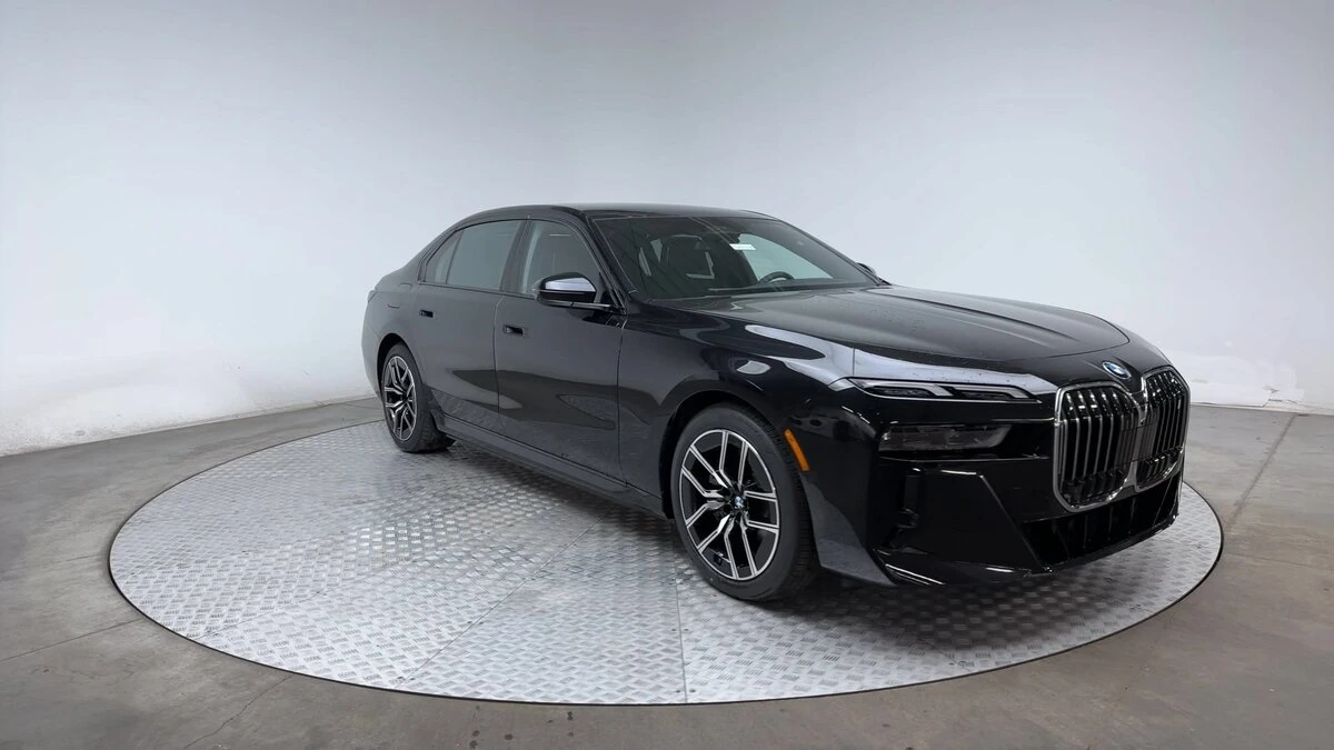 Used 2025 BMW i7 60 with VIN WBY53EJ02SCT60959 for sale in Highlands Ranch, CO